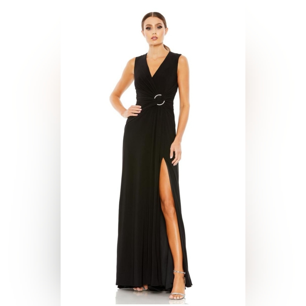Mac Duggal Draped Side Knot Rhinestone Ring Jersey Gown Size 8 NWT BLACK V NECK